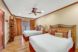 2 bedrooms, WiFi, bed sheets - 2BR Main St Condo, Walk to Ski Lift! (Park City)
