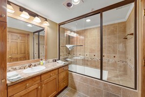 Shower, hair dryer, towels - 2BR Main St Condo, Walk to Ski Lift! (Park City)