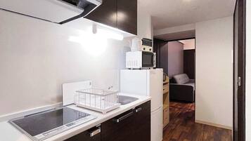 Fridge, microwave, stovetop, electric kettle