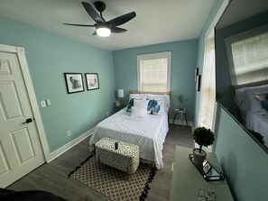 3 bedrooms, iron/ironing board, WiFi, bed sheets