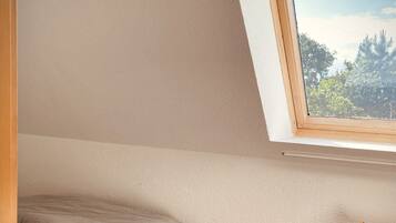 2 quartos, ferros/tábuas de passar roupa, Wi-Fi de cortesia