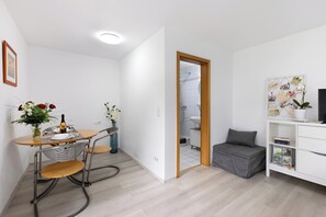 Interior - Apartment 'Albgängerle' with Mountain View, Private Terrace and Wi-Fi (Mössingen)