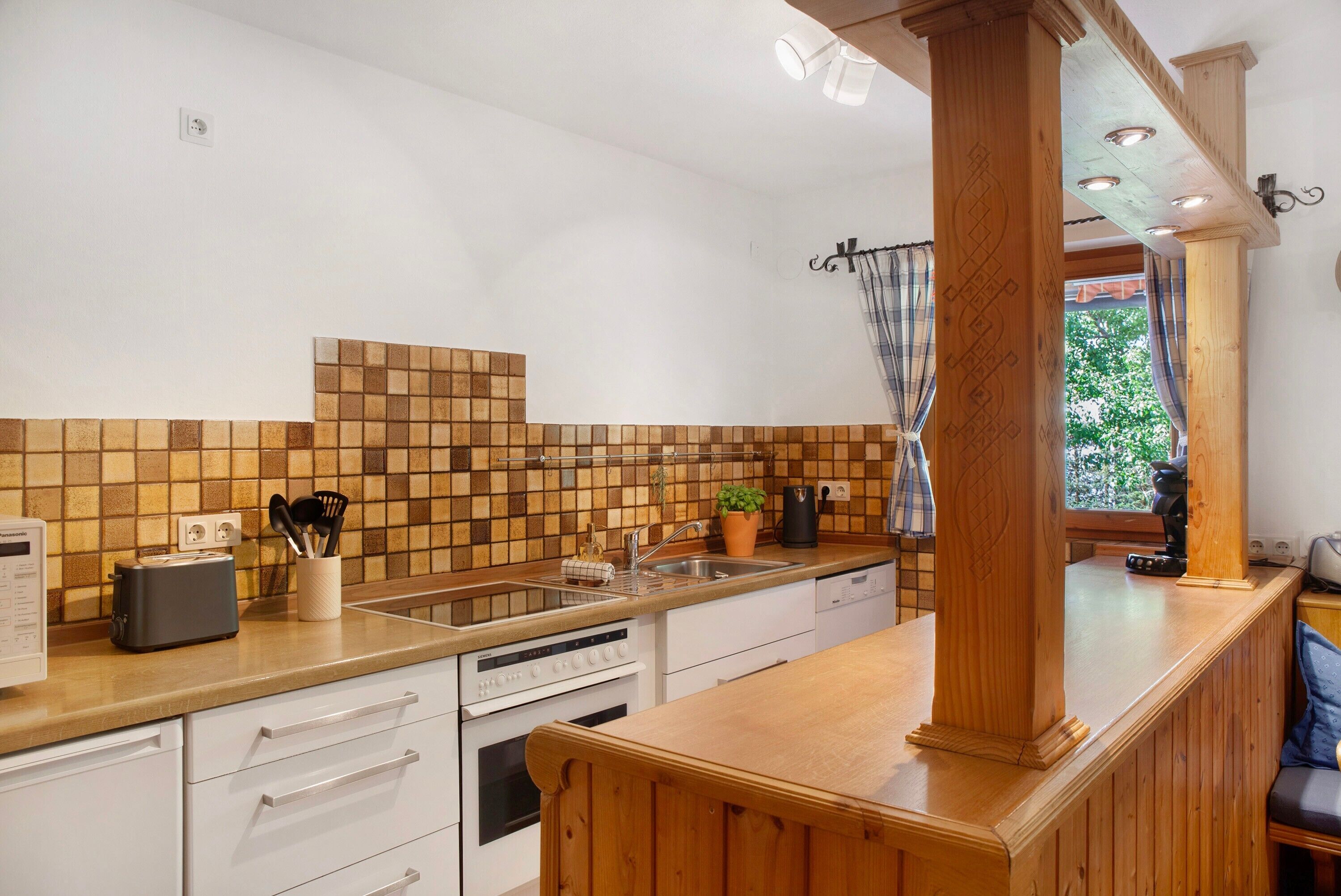 冰箱、微波炉、烤箱、炉灶