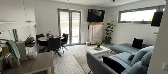 Holiday Apartment "P Und P Deluxe" with Private Terrace & Wi-Fi