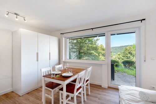 Ferienwohnung '1-Zimmer Am Hochwald' mit privater Terrasse, privatem Garten und WLAN