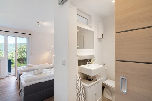 Ferienwohnung '1-Zimmer Am Hochwald' mit privater Terrasse, privatem Garten und WLAN