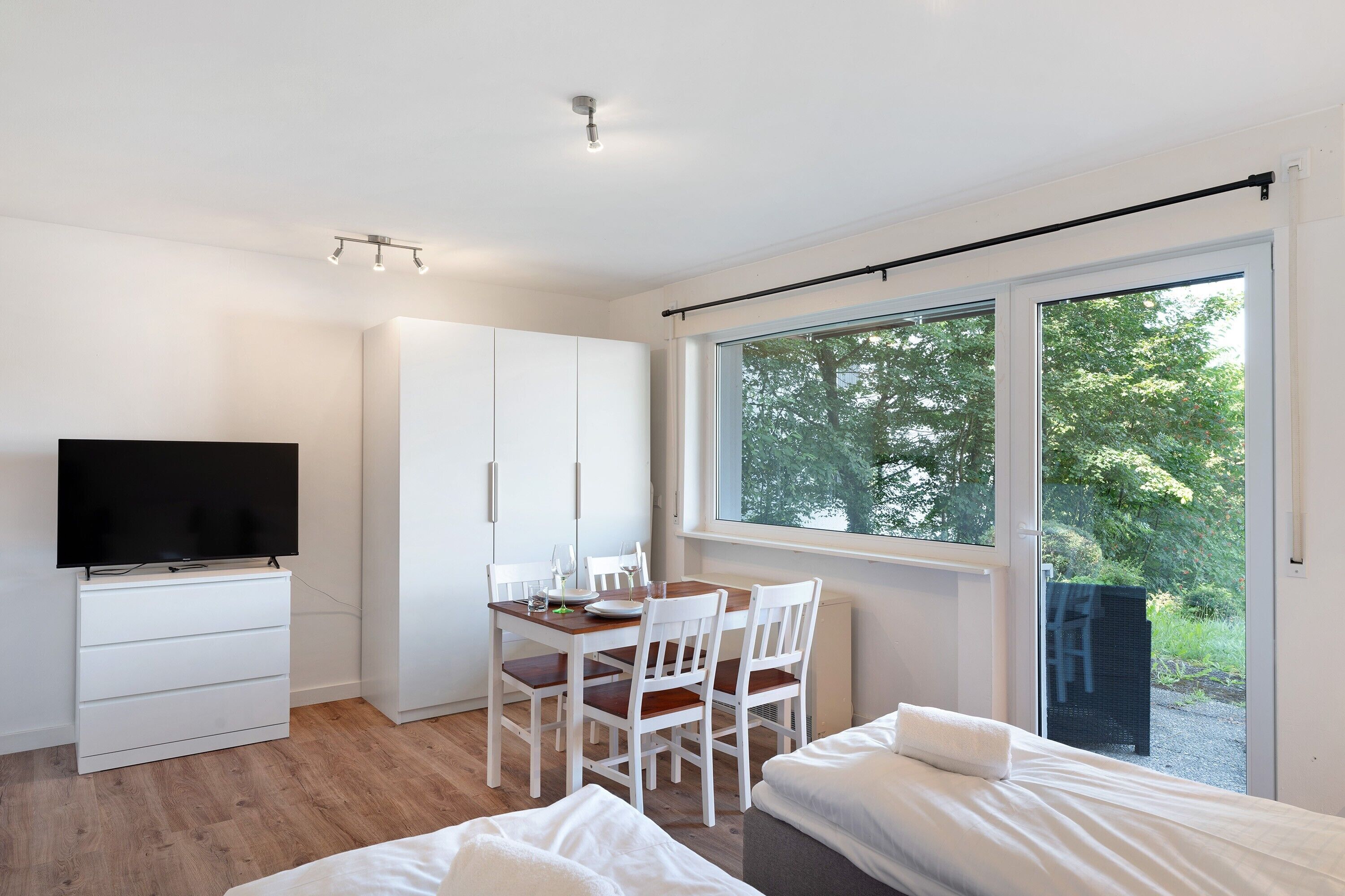 1 quarto, Wi-Fi de cortesia, roupa de cama