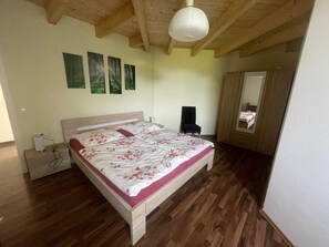 2 habitaciones, wifi gratis y ropa de cama 