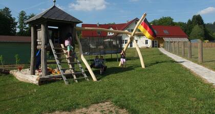 Ferienwohnung 2" mit privater Terrasse und WLAN