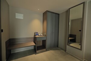 Royal Room, 1 King Bed, City View | Egyptian cotton sheets, premium bedding, individually furnished, desk