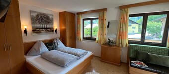 Appartamento 'Frauenmantel Mit Extra Doppelzimmer' con vista sulle montagne, piscina e Wi-Fi