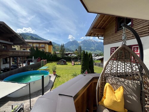 Ferienwohnung 'Frauenmantel Mit Extra Doppelzimmer' mit Bergblick, Gemeinschaftspool und WLAN