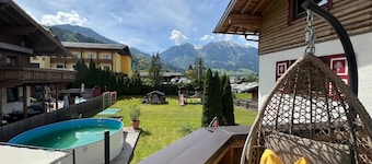 Apartment 'Frauenmantel Mit Extra Doppelzimmer' with Mountain View, Shared Pool and Wi-Fi