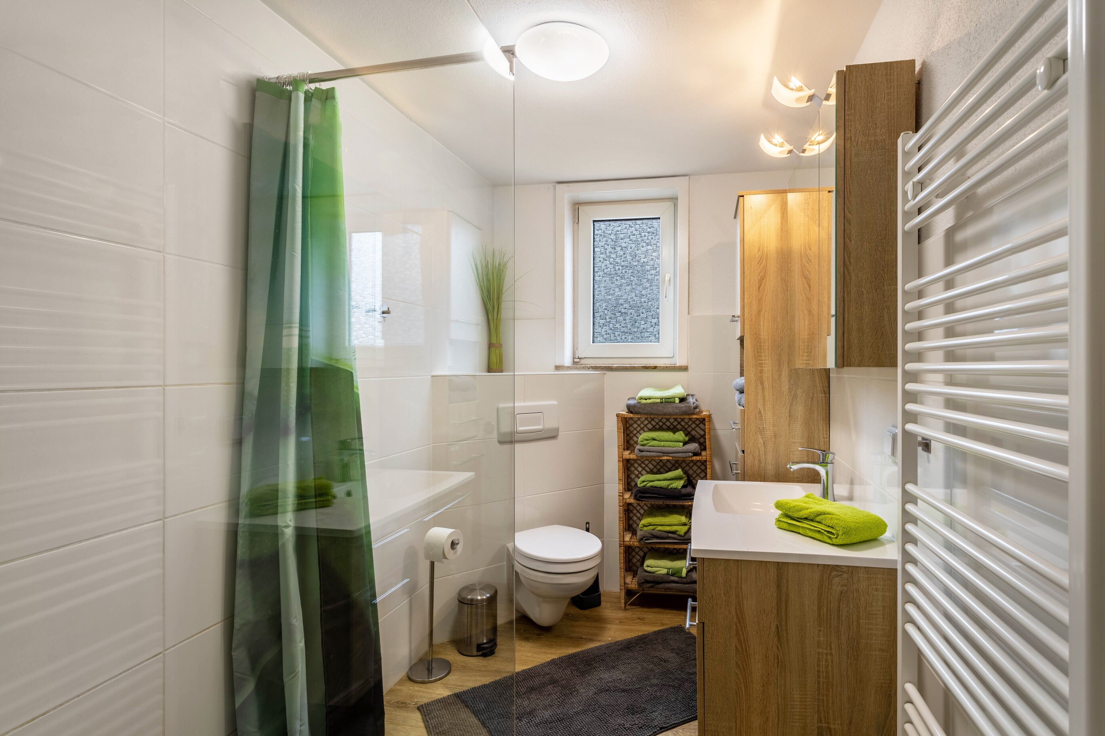 Een douche, een haardroger, handdoeken