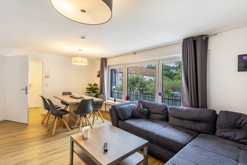 'Fewo am Park' mit Bergblick und Balkon