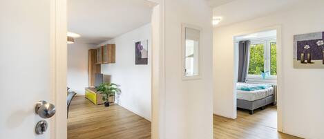 2 slaapkamers, een strijkplank/strijkijzer, gratis wifi, beddengoed