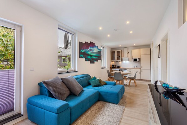 TV - Apartment 'Zentral' with Private Garden and Balcony (Willingen (Upland))