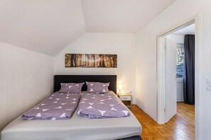 2 dormitoris, planxa i posts de planxar, wifi gratuïta i roba de llit