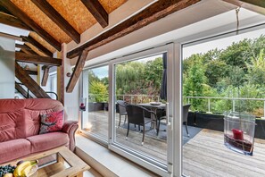 Téléviseur, foyer, chaîne audio