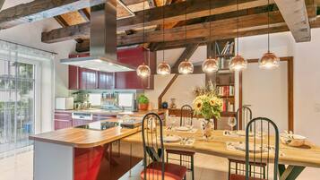 Réfrigérateur, four, plaque de cuisson, lave-vaisselle