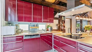 Réfrigérateur, four, plaque de cuisson, lave-vaisselle