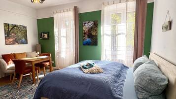 1 bedroom, free WiFi, bed sheets