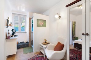 1 quarto, Wi-Fi de cortesia, roupa de cama