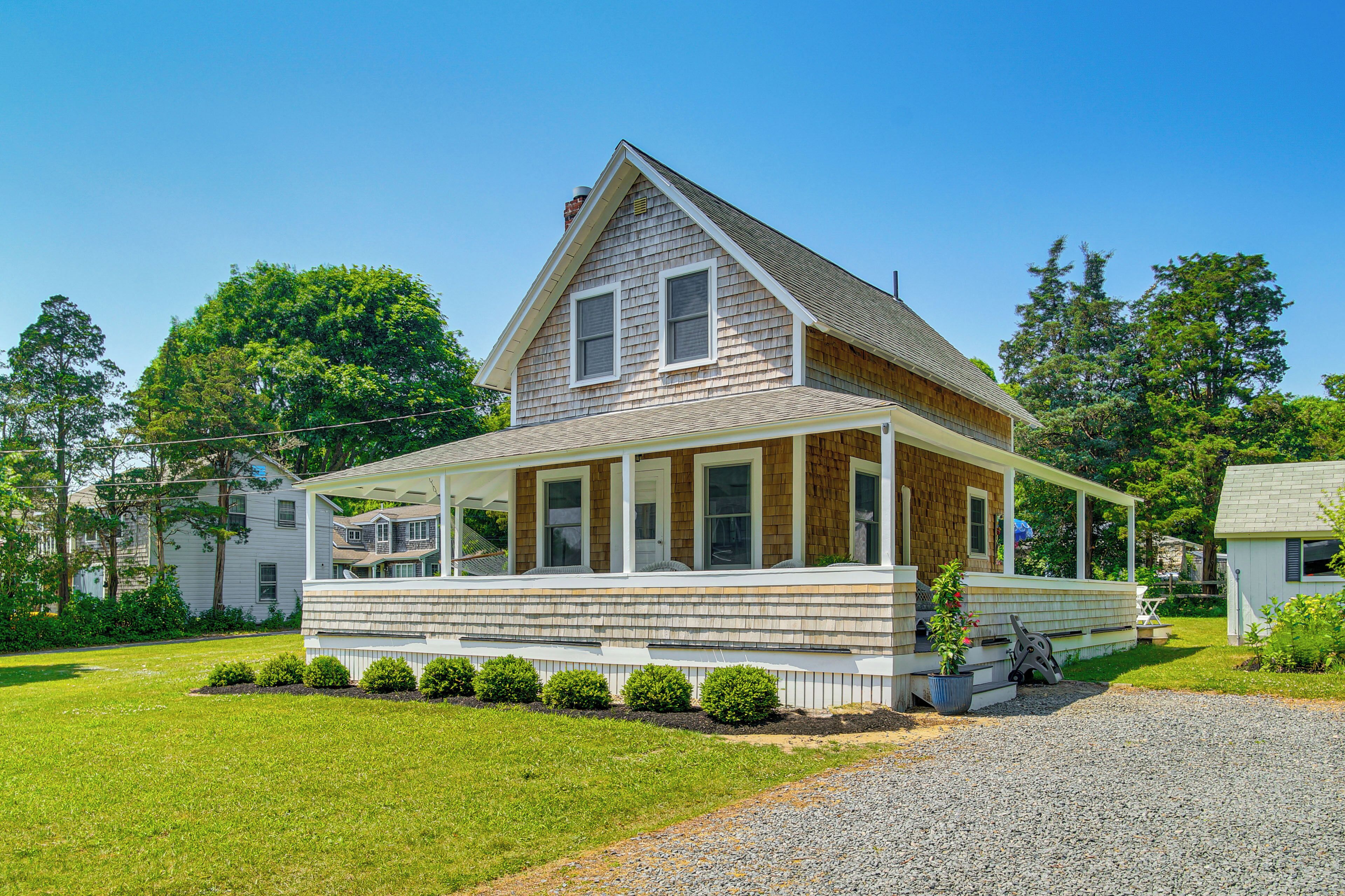 Pocasset Home w/ Kayaks & Bikes: Walk to 2 Beaches