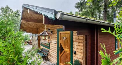 Ferienhaus 'Häuschen Grau' mit privatem Garten und WLAN