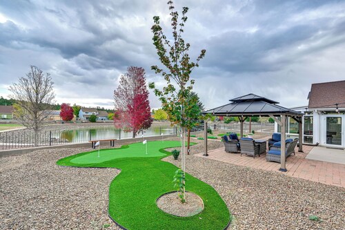 12 Mi to Flagstaff: Pet-Friendly Home w/ Sunroom!