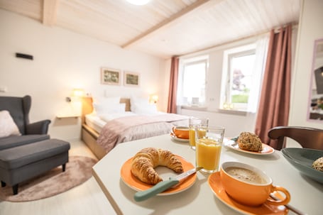 1 bedroom, desk, free WiFi, bed sheets. Apartment 'Wasenberg' with Wi-Fi