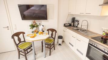 Kühlschrank, Ofen, Herdplatte, Geschirrspüler