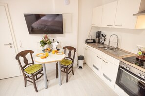 Refrigerador, horno, placa de cocina, lavavajillas