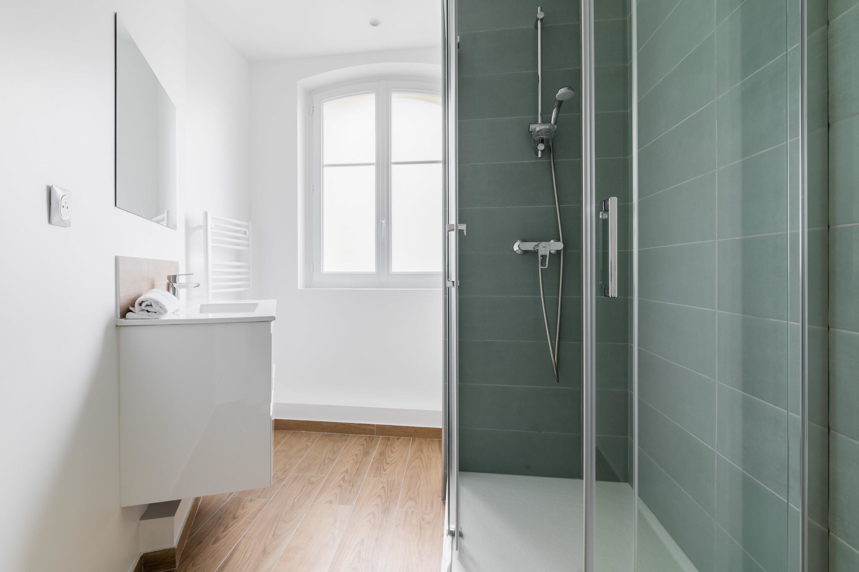 Doccia, asciugacapelli, asciugamani