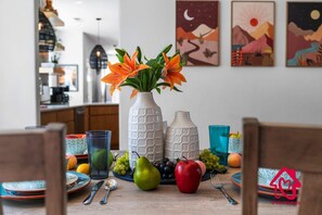 Dining - Gusto Retreat * Hot Tub - An Irvie Home (Albuquerque)