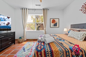 4 chambres, fer et planche à repasser, Wi-Fi, draps fournis