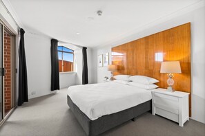 2 Schlafzimmer, Bügeleisen/Bügelbrett, Bettwäsche