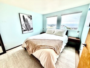 2 bedrooms, desk, iron/ironing board, travel cot
