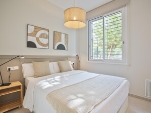 3 室のベッドルーム、デスク、アイロン / アイロン台、WiFi