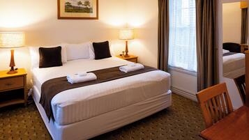 2 bedrooms, hypo-allergenic bedding, desk, soundproofing