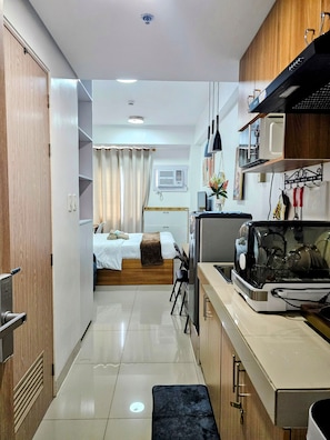 Standard-Studio, 1 Queen-Bett, Stadtblick | Eigene Küche | Kühlschrank, Mikrowelle, Herdplatte, Reiskocher