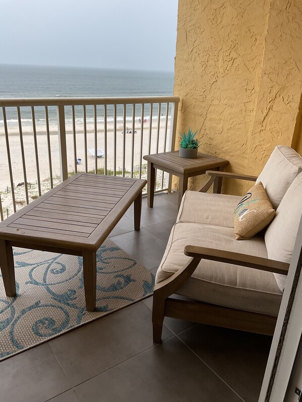 Property grounds - NEWLY RENOVATED-BEACH FRONT-TOP FLOOR-BRIGHT LIGHT-QUIET BUILDING (Gulf Shores)