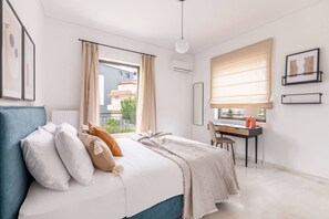 4 bedrooms, desk, iron/ironing board, free WiFi