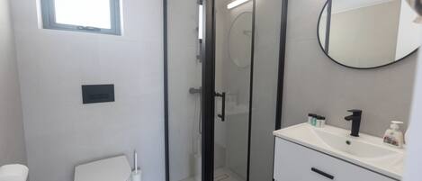 Villa, 4 Bedrooms, Private Pool, Garden View | Bathroom
