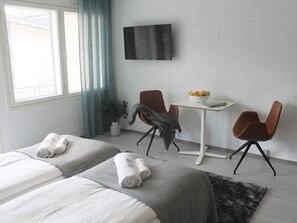 Studio Standard, balcon | Fer et planche à repasser, accès au Wi-Fi (inclus)