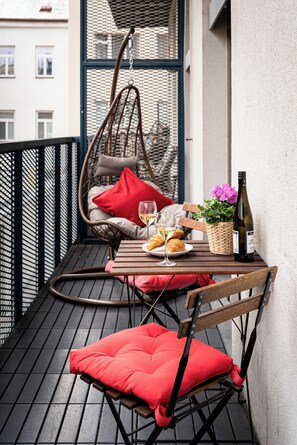 Exterior - Two-level Loft with balcony and parking (Prague)