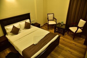Free WiFi, bed sheets - SAK Royal Residency (Mysore)