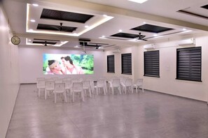 Banquet hall - Hotel Wing Orbit (Bali)