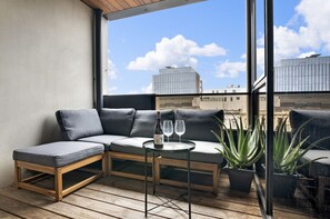 Smart TV - Modern, Elegant Oasis (Fitzroy)