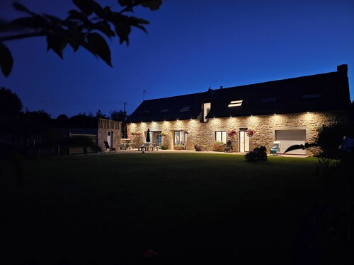 Country cottage with indoor pool La maison du Bonheur 